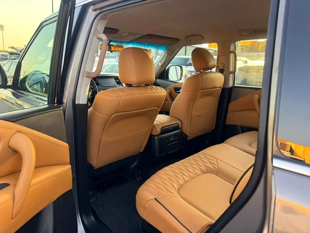 Car Image 2015 NISSAN PATROL SE