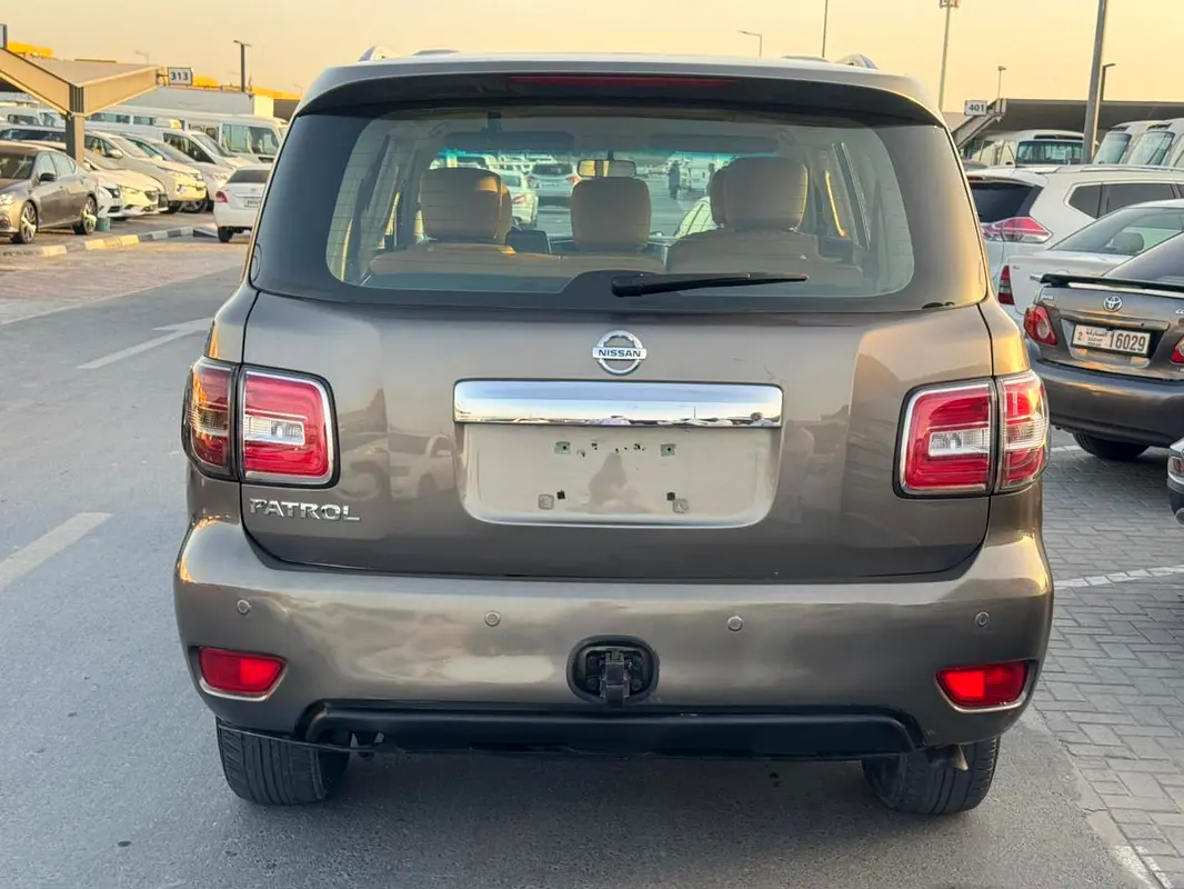 Car Image 2015 NISSAN PATROL SE