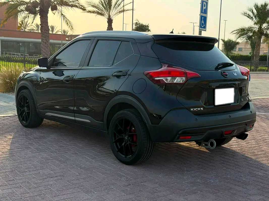 Car Image 2019 NISSAN KICKS 