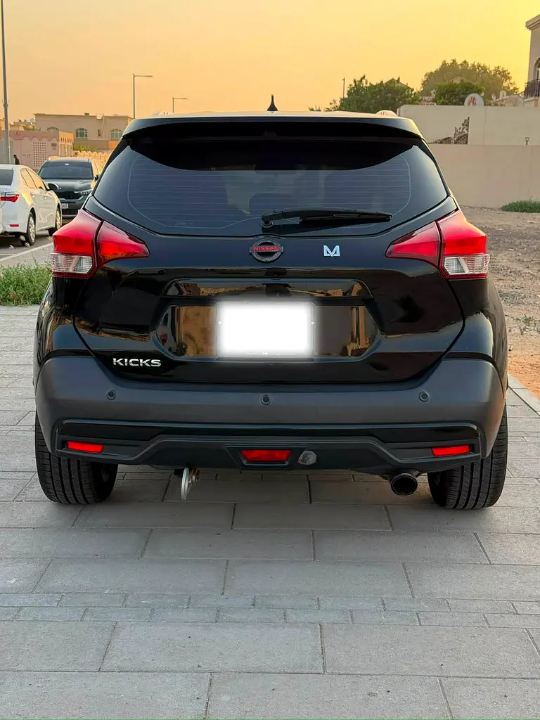 Car Image 2019 NISSAN KICKS 