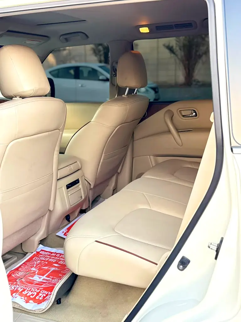 Car Image 2015 NISSAN PATROL SE