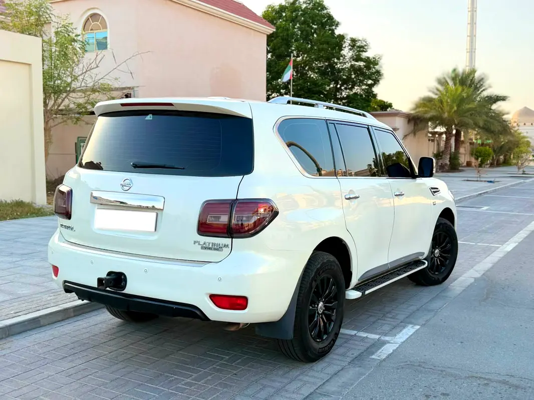 Car Image 2015 NISSAN PATROL SE