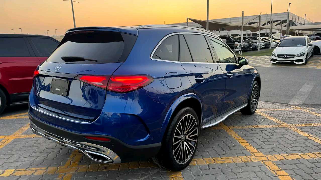 Car Image 2023 MERCEDES GLC CLASS 