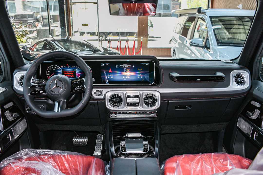 Car Image 2025 MERCEDES G CLASS 400