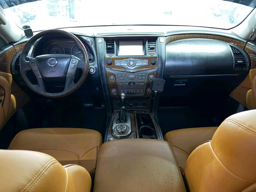 Car Image 2015 NISSAN PATROL SE