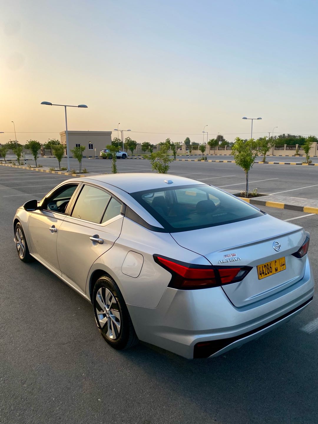 Car Image 2019 NISSAN ALTIMA S