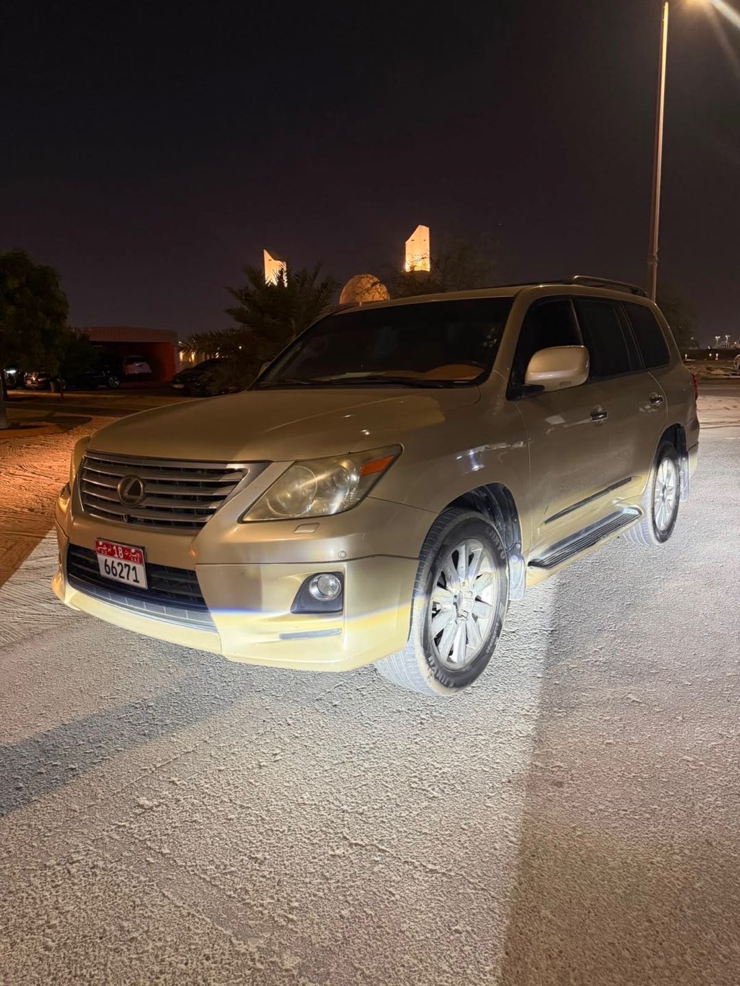 Car Image 2011 LEXUS LX 570