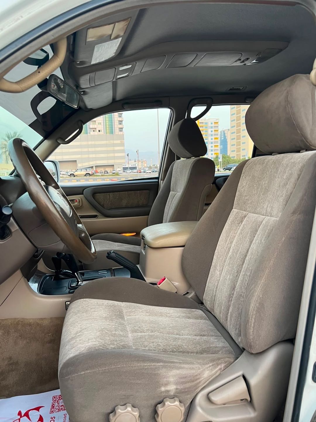 Car Image 1999 TOYOTA LAND CRUISER VX.R