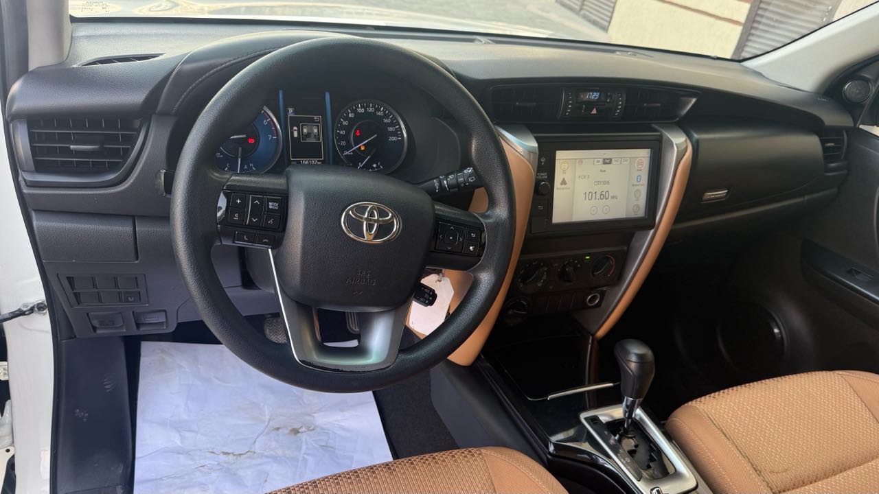 Car Image 2021 TOYOTA FORTUNER 