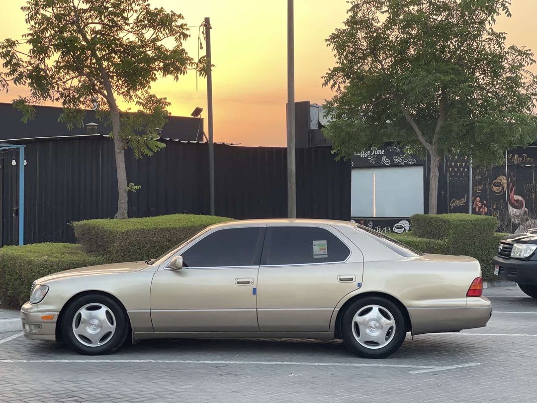 Car Image 1999 LEXUS LS 400