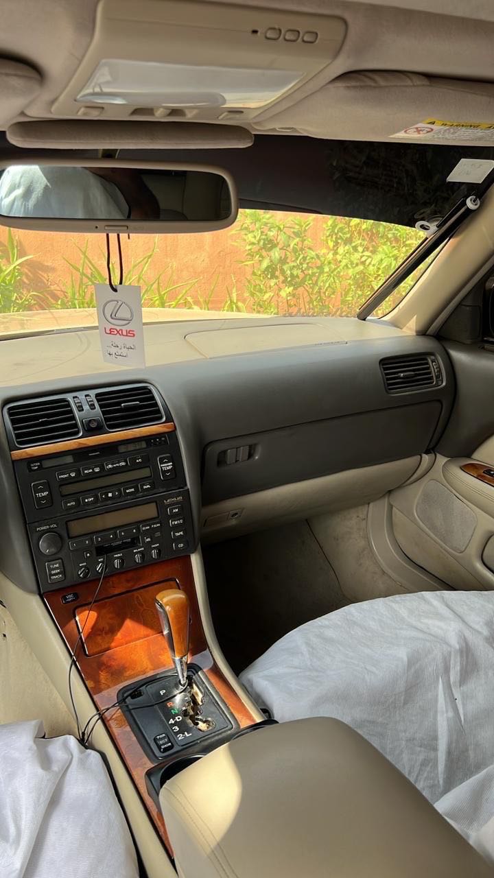 Car Image 1999 LEXUS LS 400