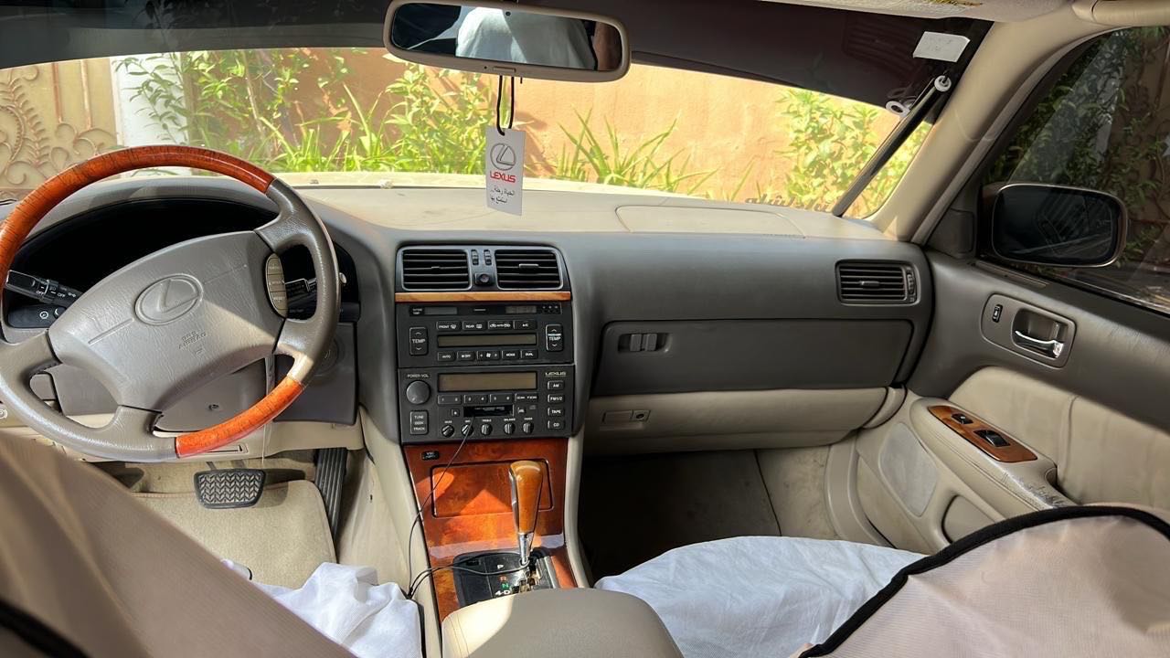 Car Image 1999 LEXUS LS 400