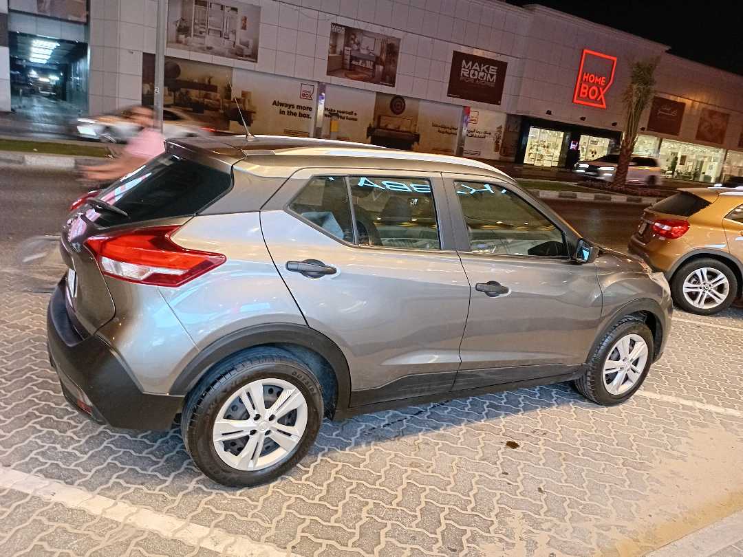 Car Image 2018 NISSAN KICKS 