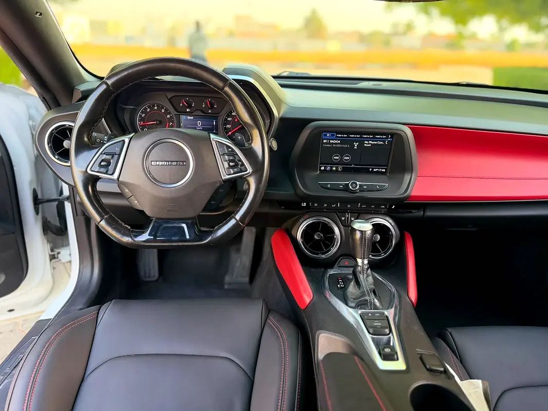 Car Image 2019 CHEVROLET CAMARO 