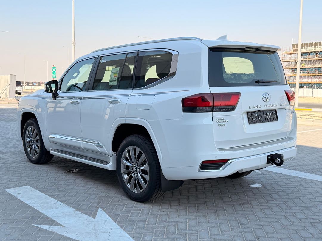 Car Image 2026 TOYOTA LAND CRUISER VX.R
