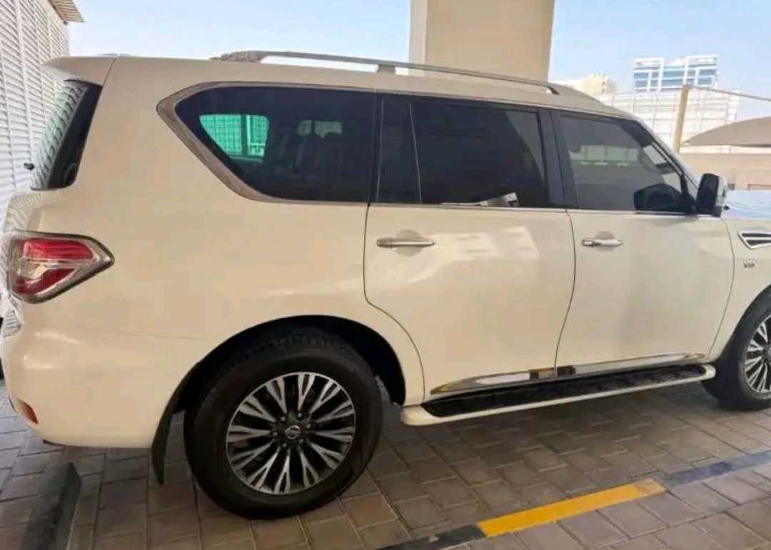 Car Image 2016 NISSAN PATROL LE