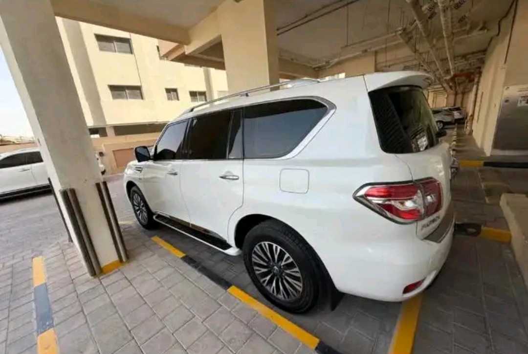 Car Image 2016 NISSAN PATROL LE