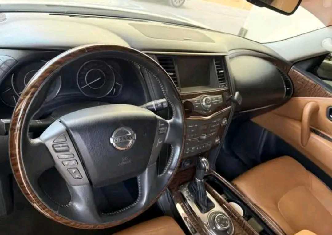 Car Image 2016 NISSAN PATROL LE
