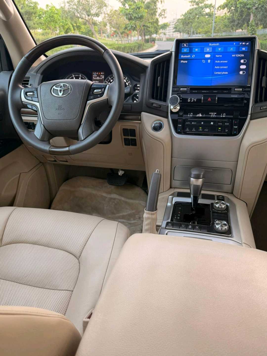 Car Image 2019 TOYOTA LAND CRUISER GX.R