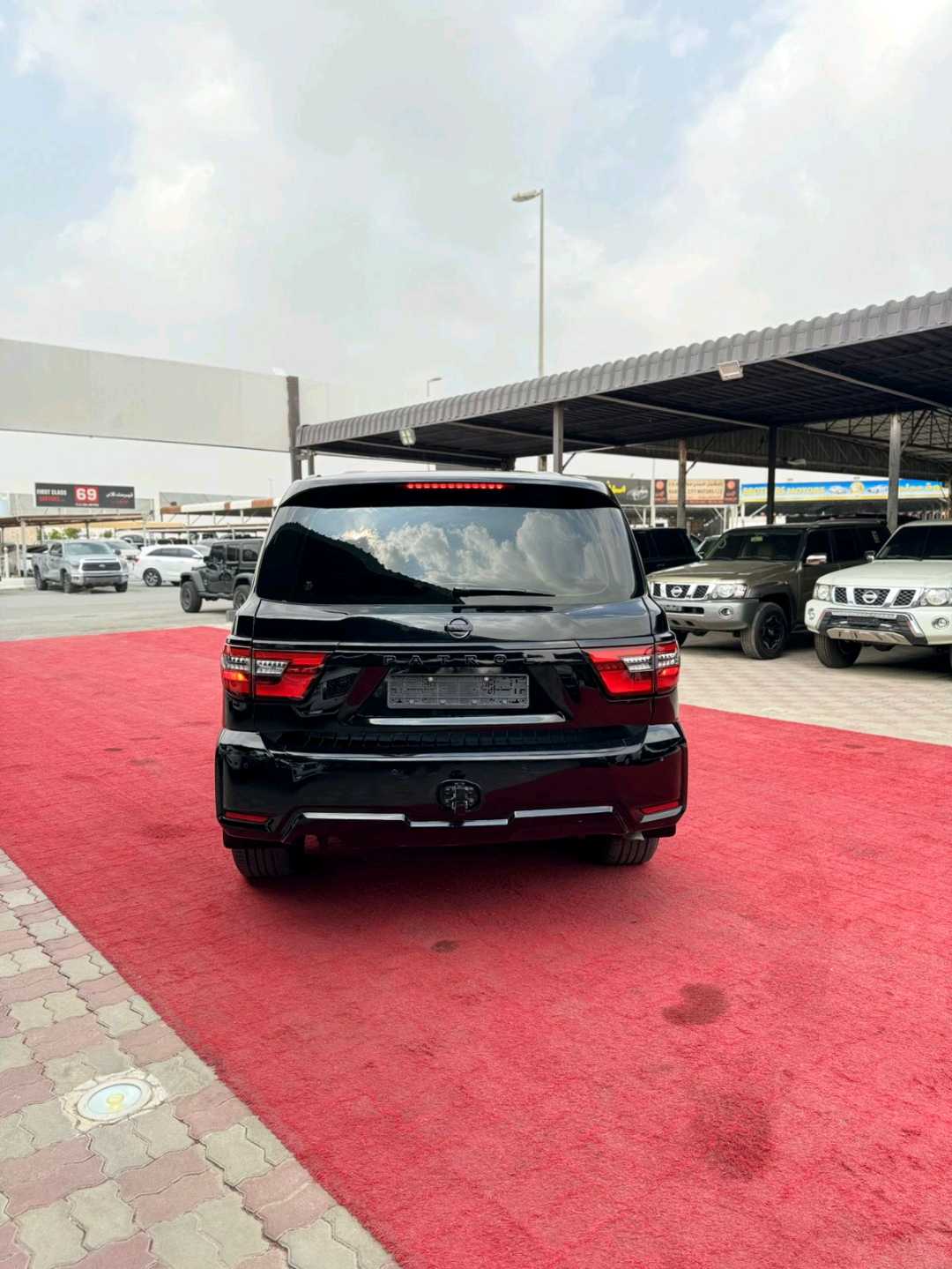 Car Image 2015 NISSAN PATROL Platinum