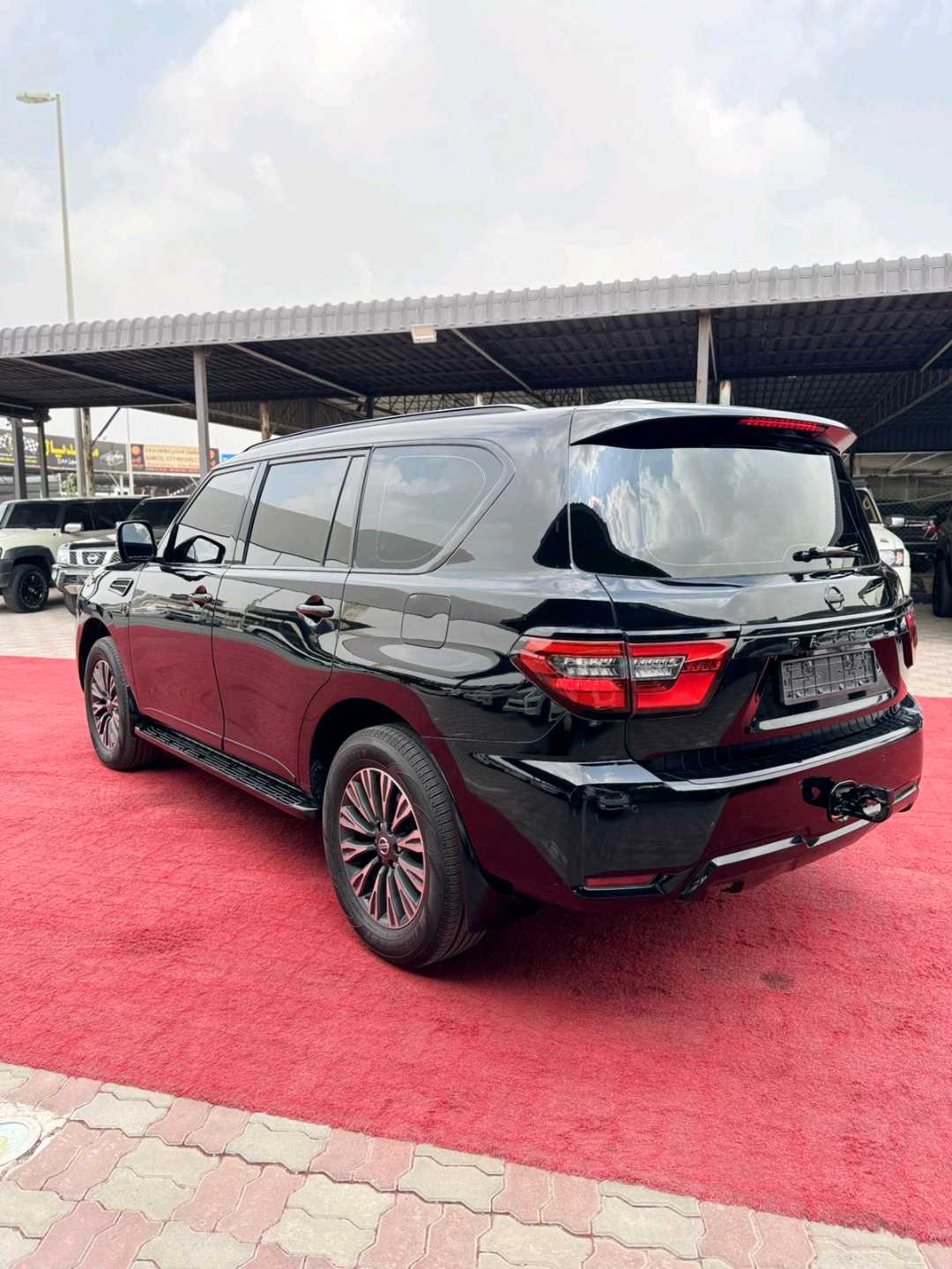 Car Image 2015 NISSAN PATROL Platinum