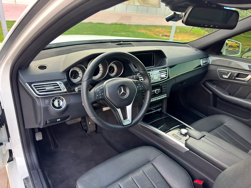 Car Image 2014 MERCEDES E Class 350