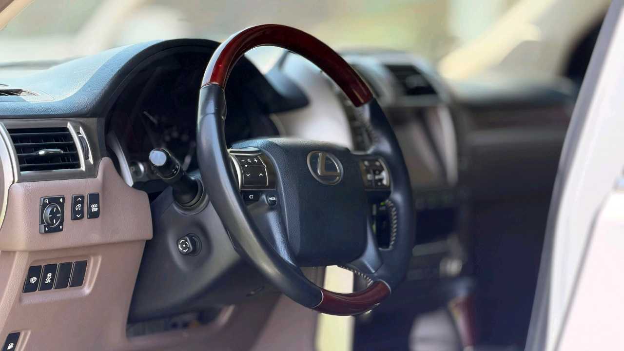 Car Image 2015 LEXUS GX 460