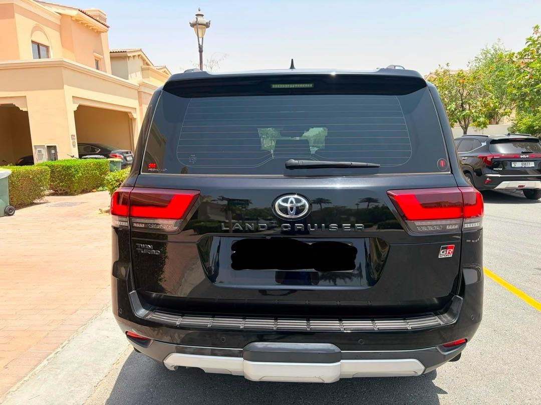 Car Image 2023 TOYOTA LAND CRUISER G.R
