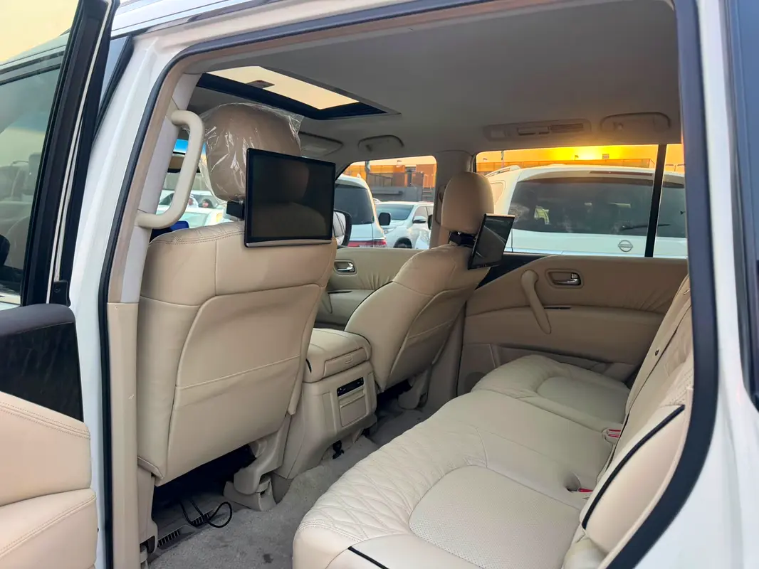 Car Image 2014 NISSAN PATROL Platinum