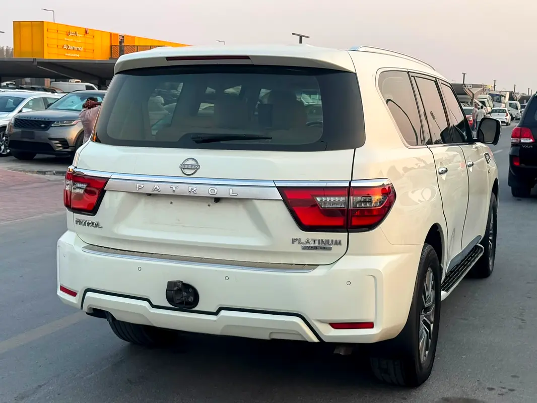 Car Image 2014 NISSAN PATROL Platinum