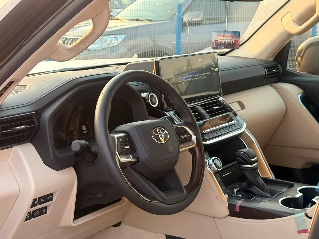 Car Image 2026 TOYOTA LAND CRUISER GX.R