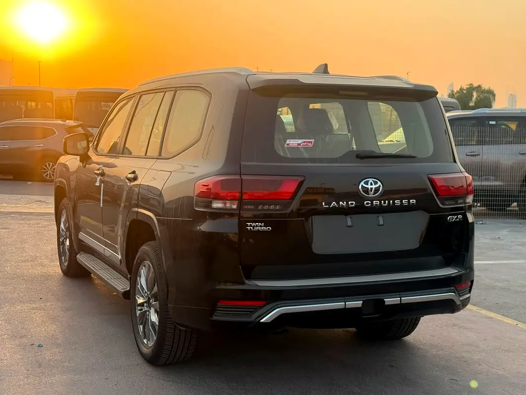 Car Image 2026 TOYOTA LAND CRUISER GX.R