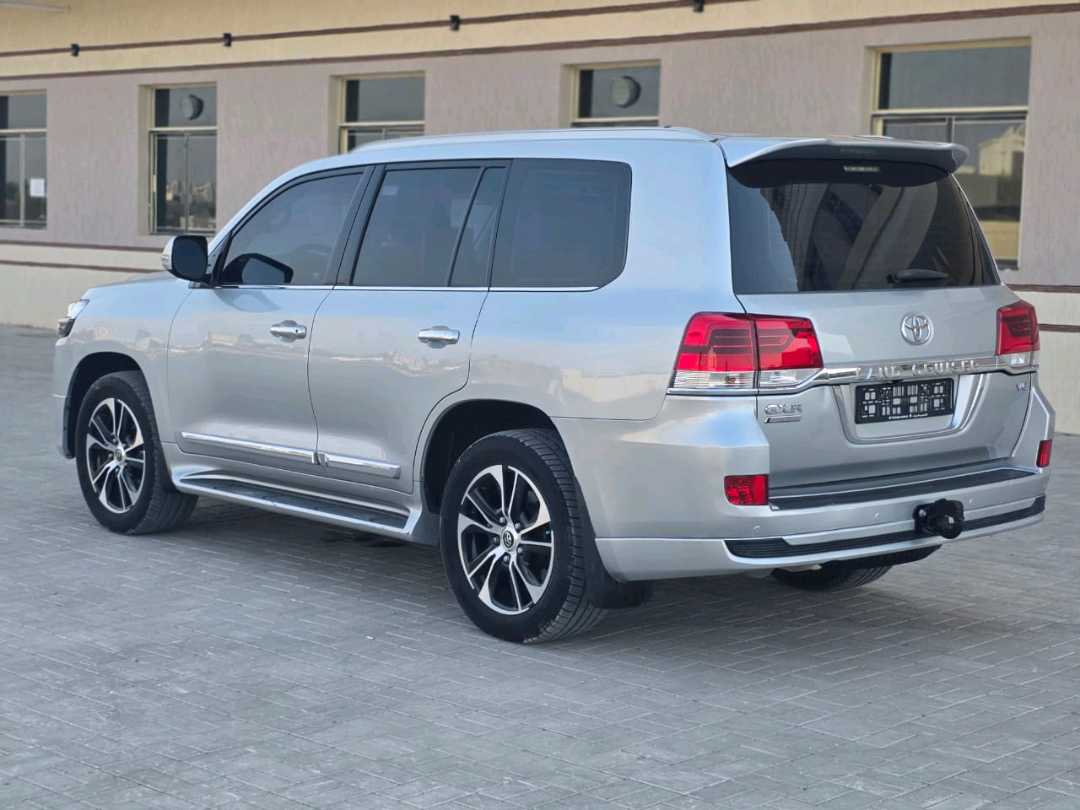 Car Image 2021 TOYOTA LAND CRUISER GX.R