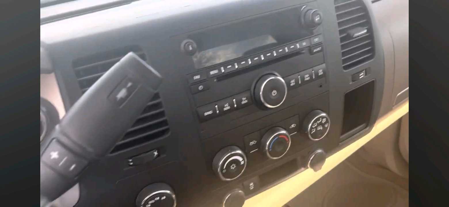 Car Image 2013 CHEVROLET SILVERADO 