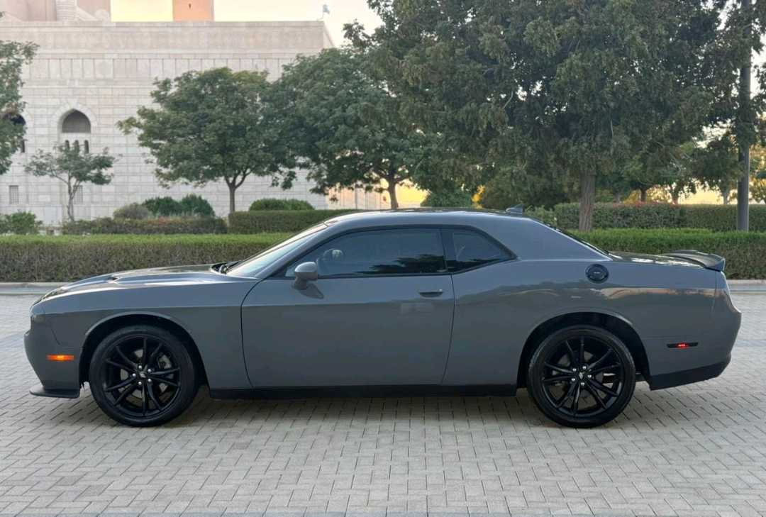 Car Image 2018 DODGE CHALLENGER SXT
