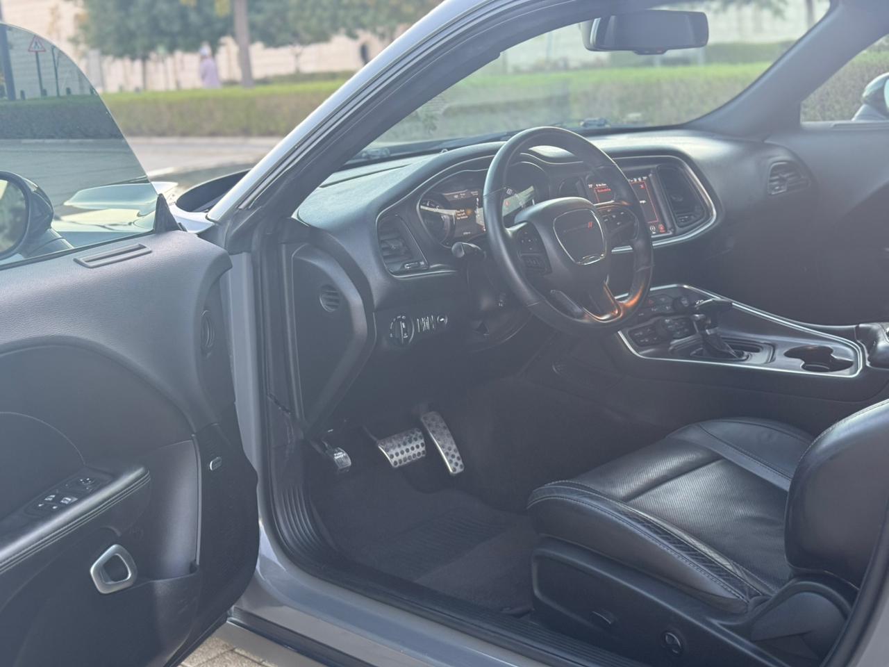 Car Image 2018 DODGE CHALLENGER SXT