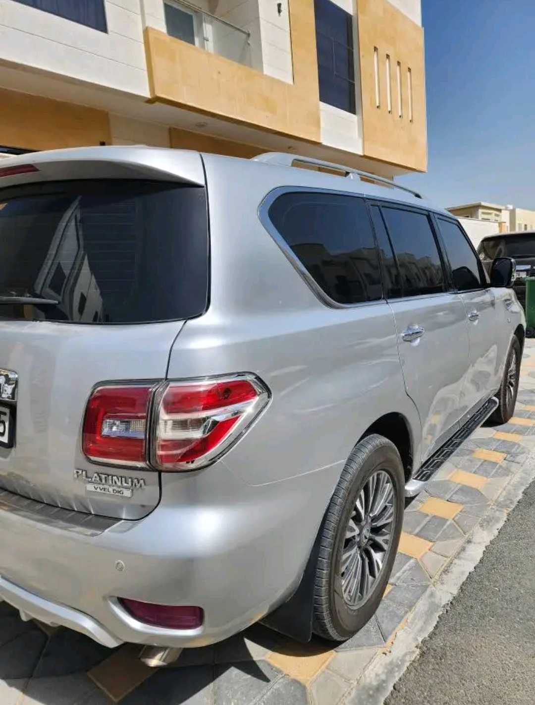 Car Image 2010 NISSAN PATROL Platinum