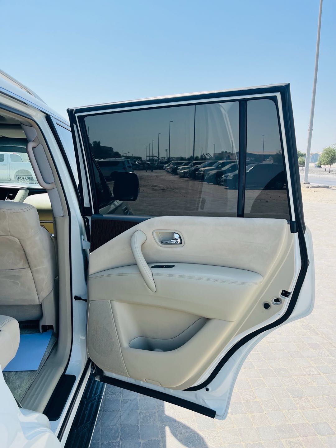 Car Image 2016 NISSAN PATROL Titanium