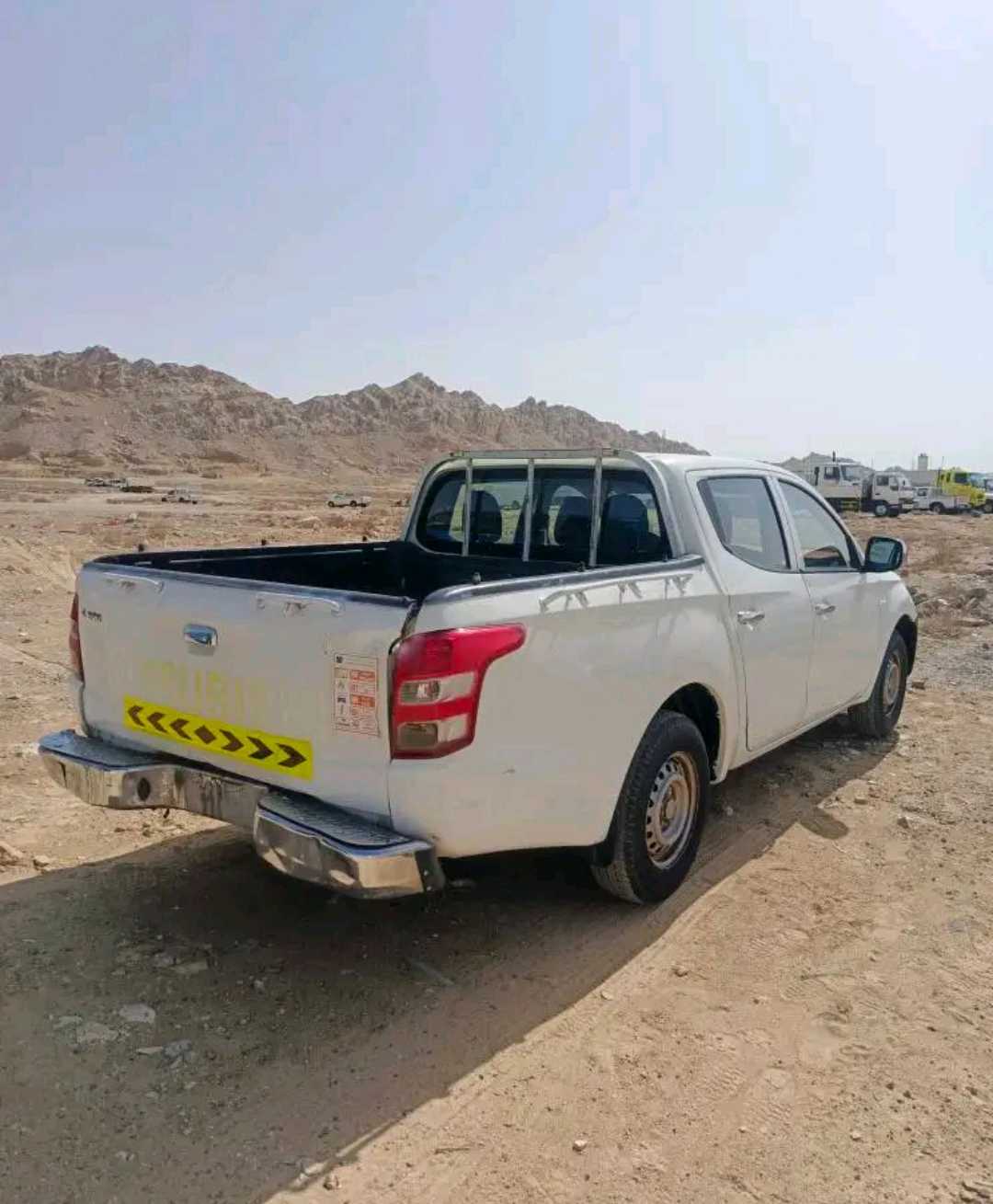 Car Image 2015 MITSUBISHI L200 