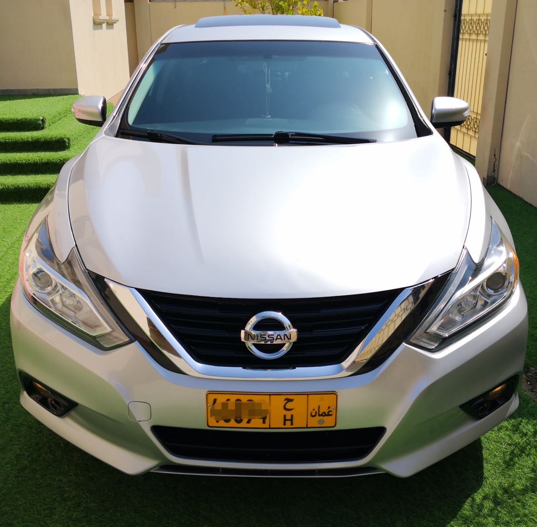 Car Image 2017 NISSAN ALTIMA SL
