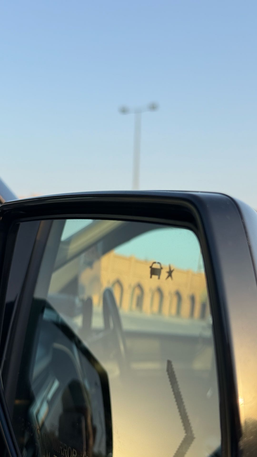 Car Image 2017 GMC YUKON DENALI