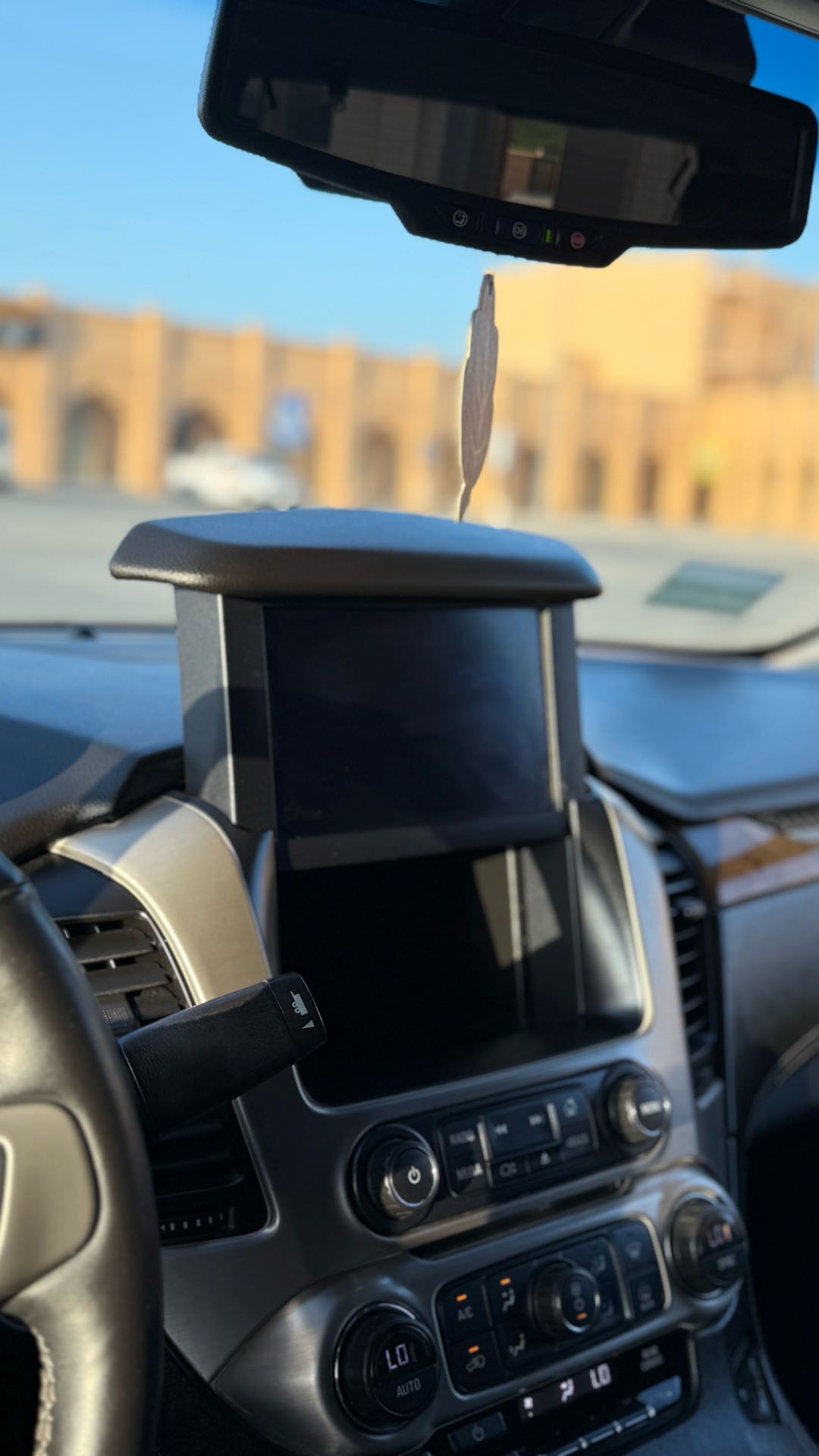 Car Image 2017 GMC YUKON DENALI