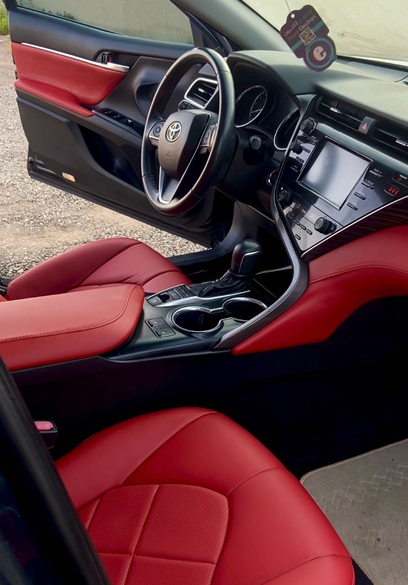 Car Image 2018 TOYOTA CAMRY XLE