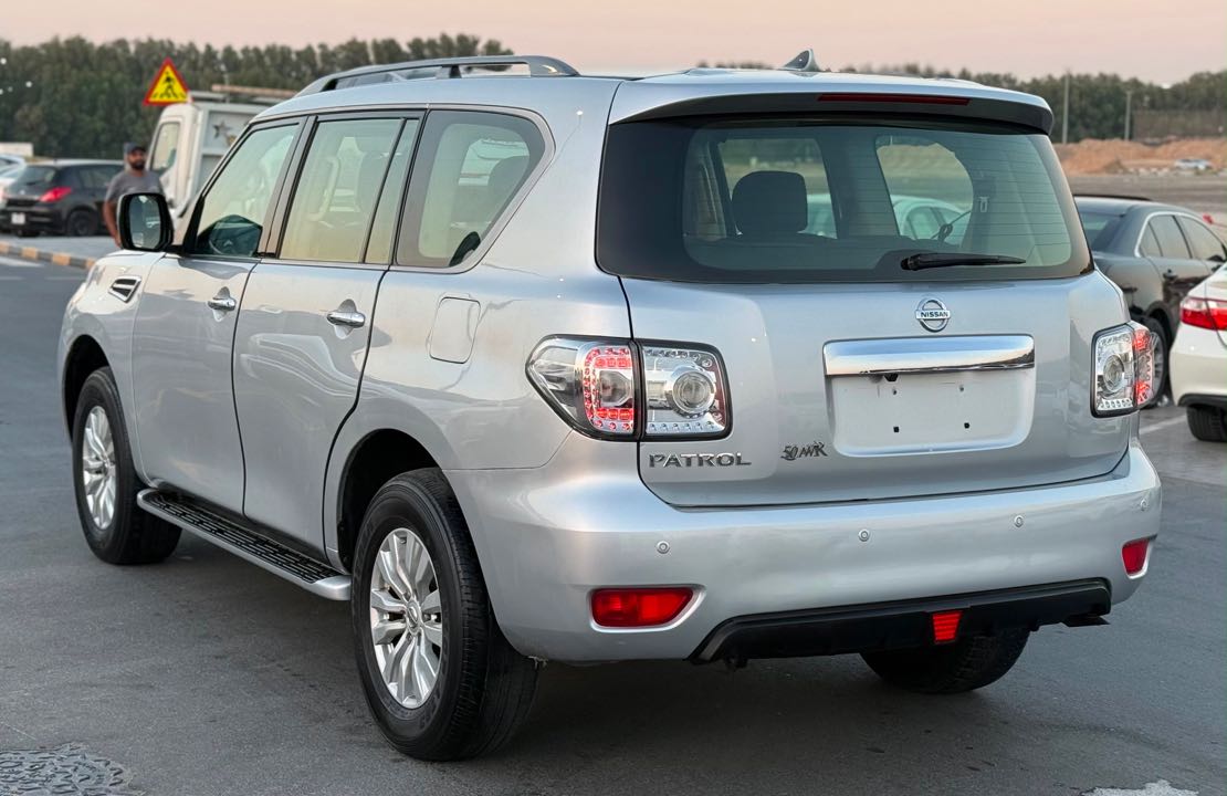 Car Image 2018 NISSAN PATROL SE
