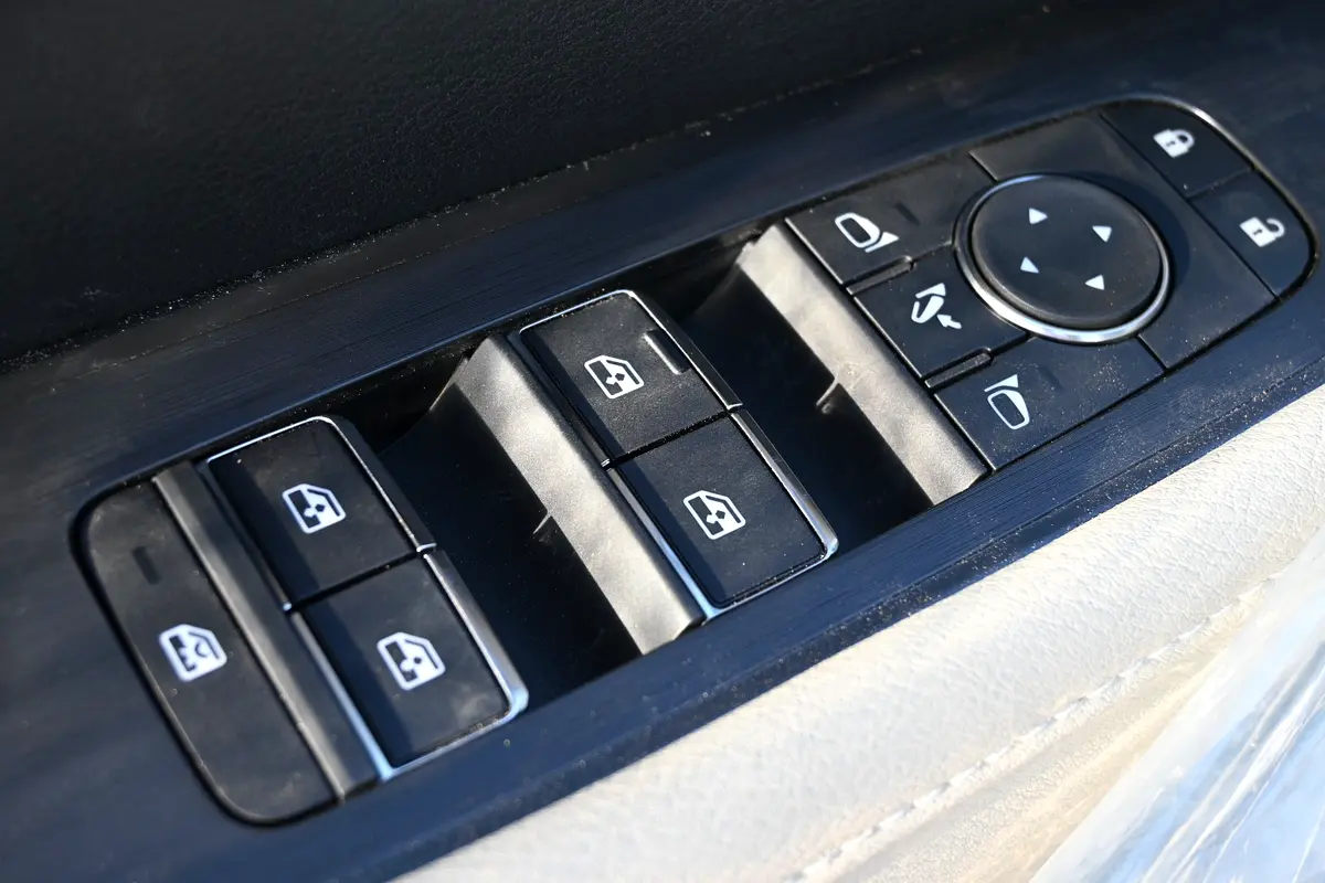 Car Image 2026 NISSAN PATROL SE