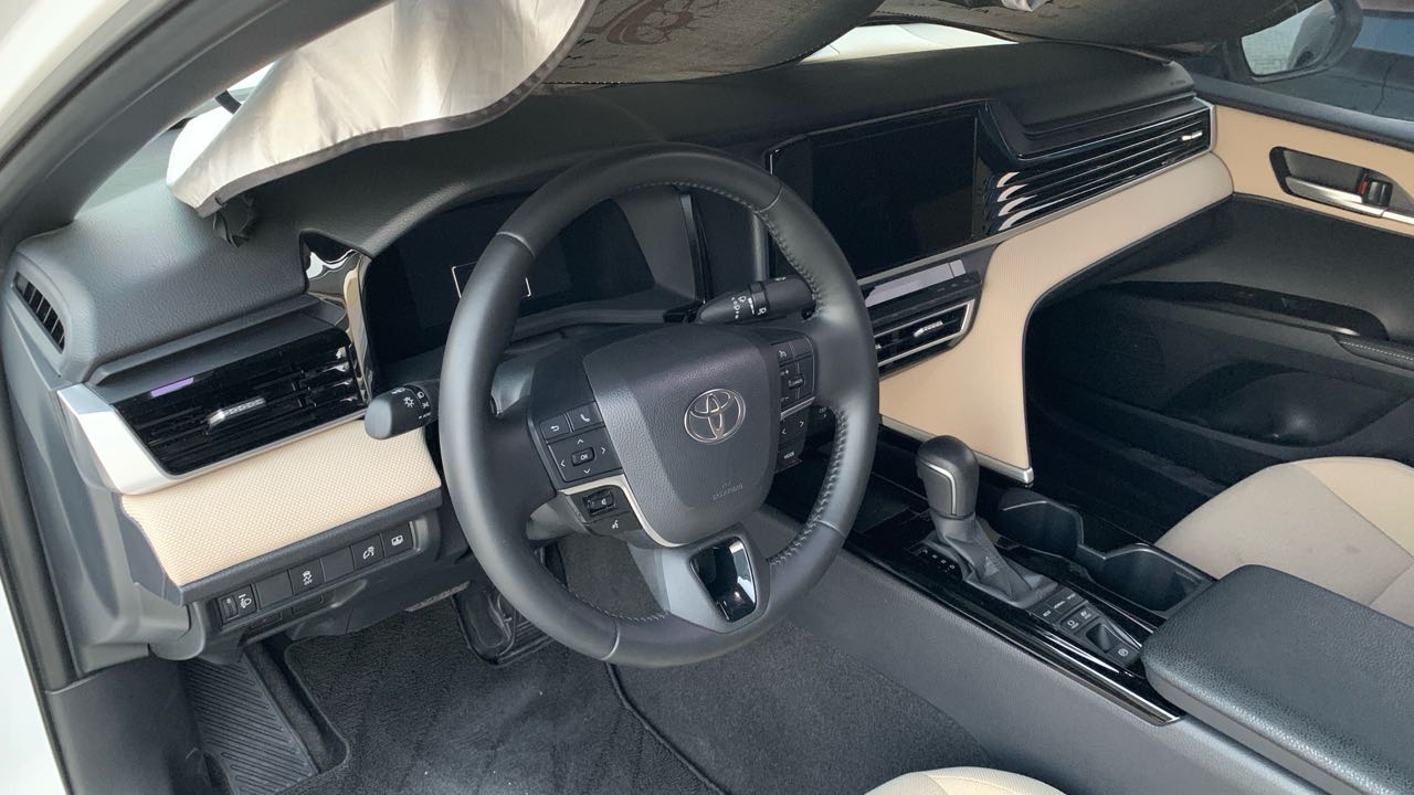 Car Image 2025 TOYOTA CAMRY LE