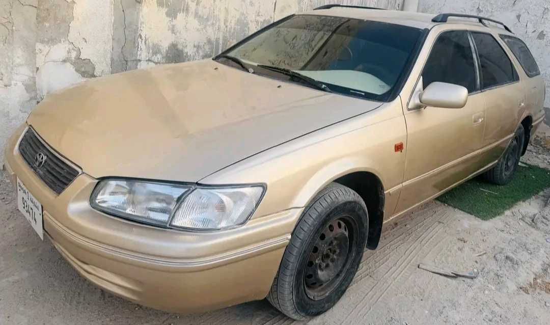 Car Image 1998 TOYOTA CAMRY LE