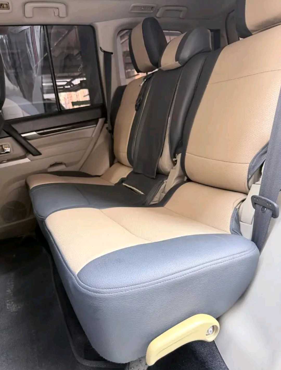 Car Image 2012 MITSUBISHI PAJERO 