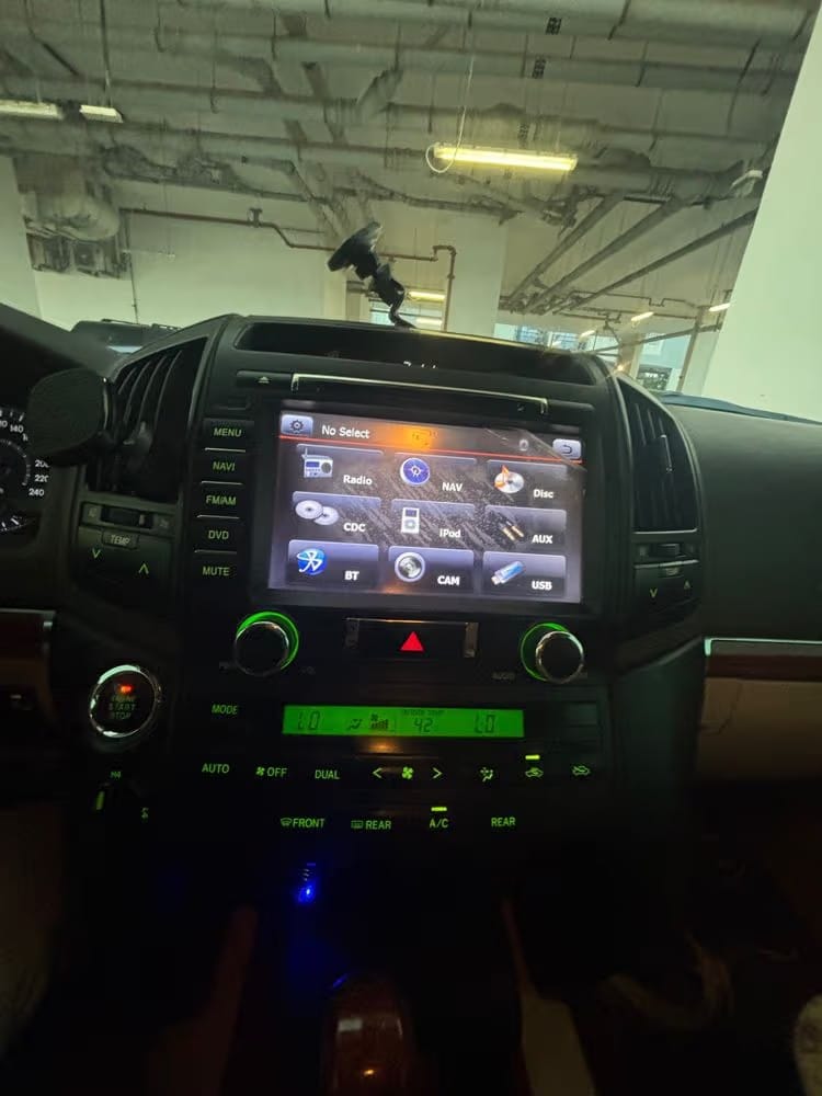 Car Image 2015 TOYOTA LAND CRUISER GX.R