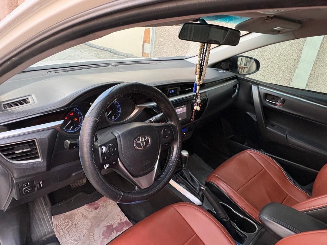 Car Image 2015 TOYOTA COROLLA S